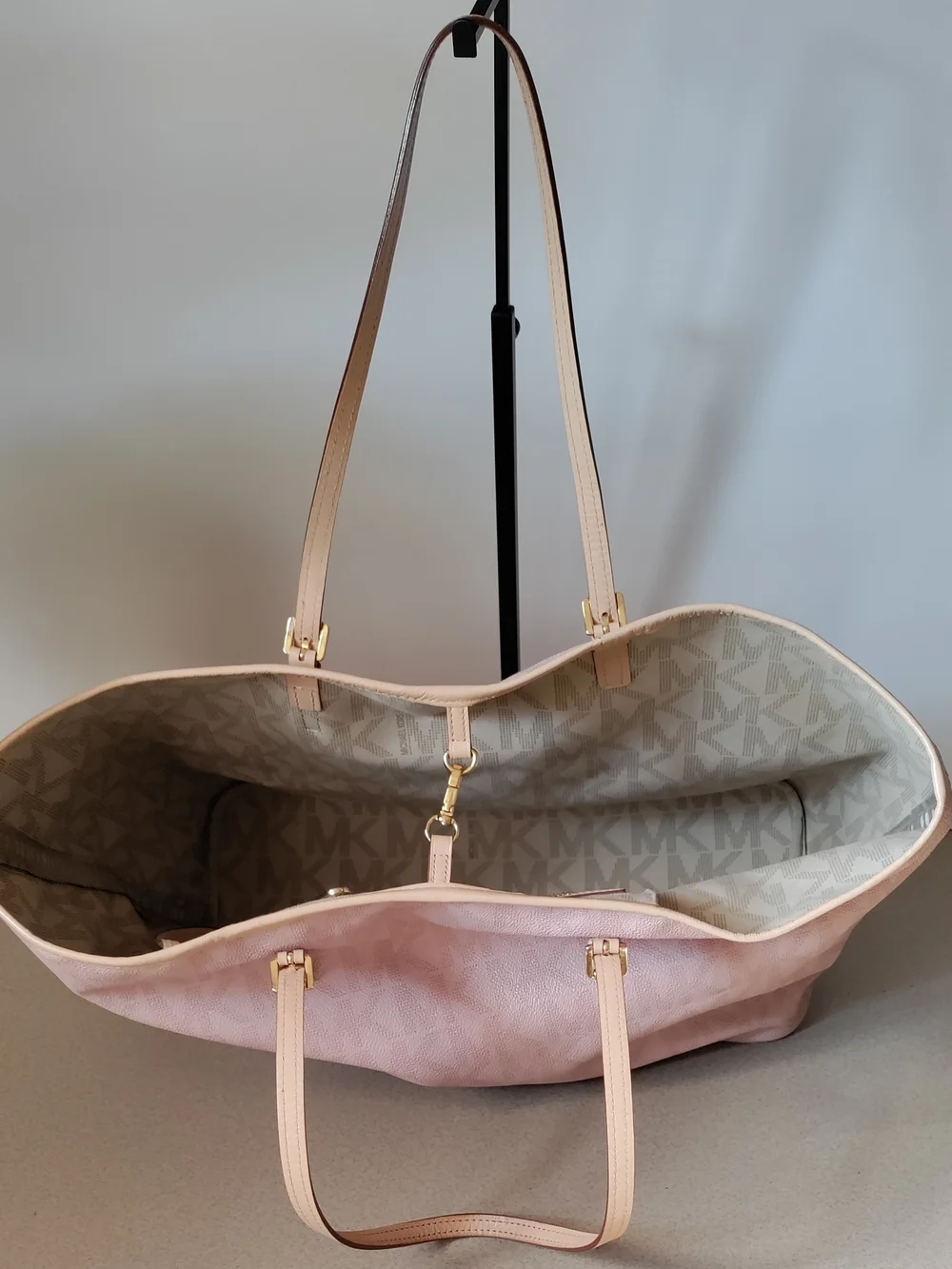 Michael Kors Jet Set Travel Pale Pink Logo Large Tote with Gold Charm